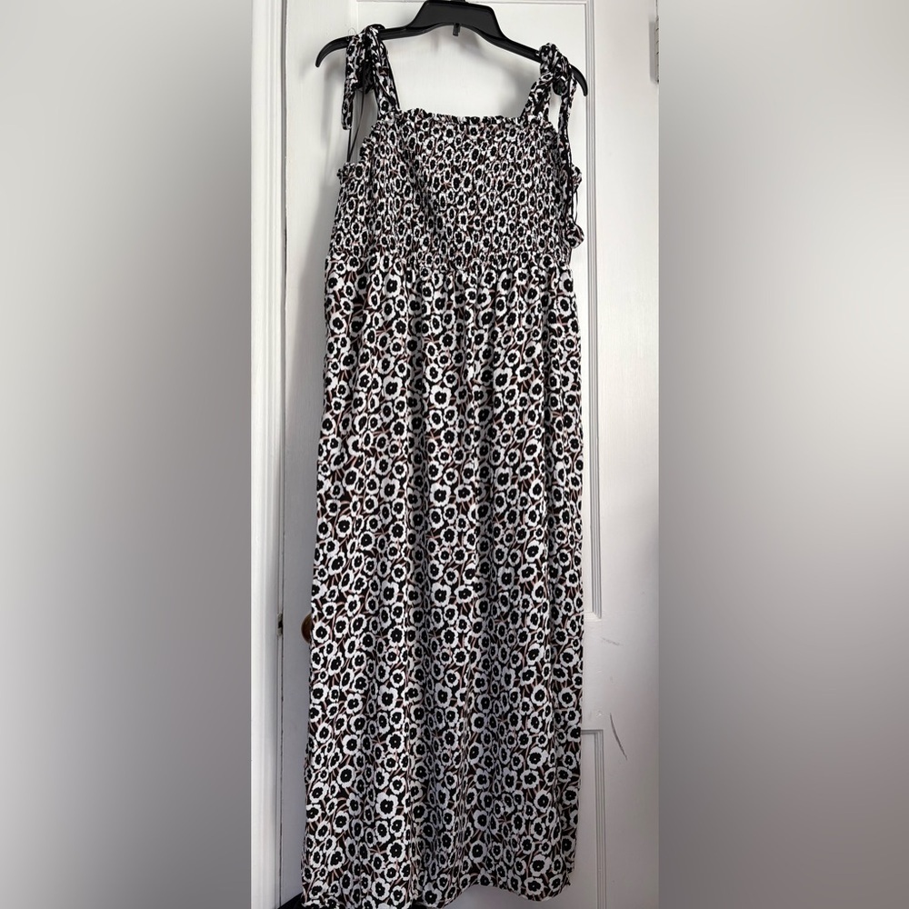 Diane Von Furstenberg Black & White Floral Smocked Tie-Strap Maxi Dress, Sz: XXL
